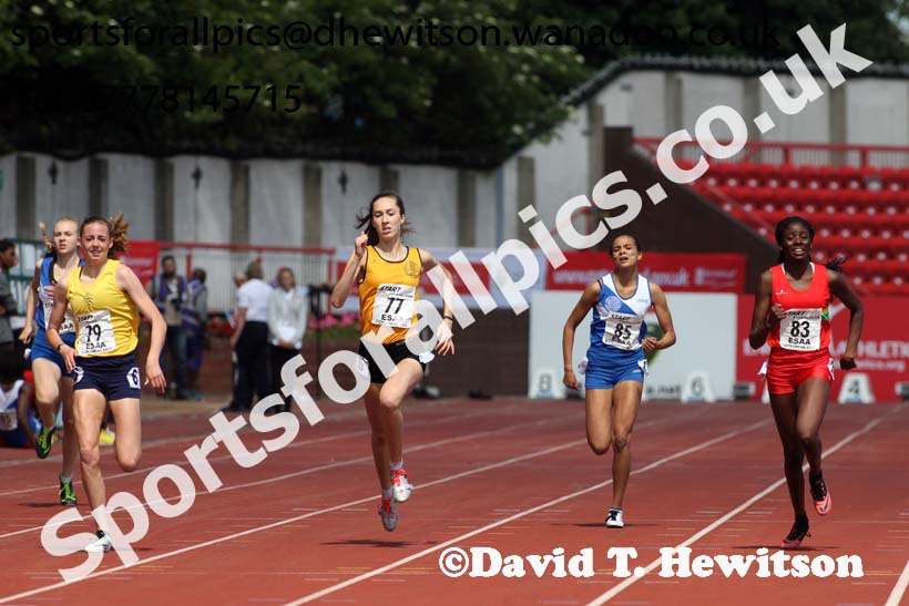Inter girls 300 metres, 2015 English Schools, Gateshead. Photo: David T. Hewitson/Sports for All Pics
